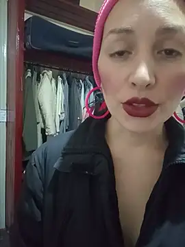 Snapshot of lara_2026 chatting on July 10, 1:16 am lara 2026 online show from July 10, 1:16 am