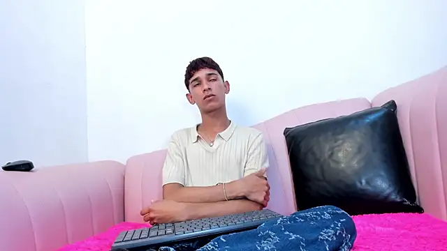 Snapshot of Joseph18_ chatting on July 1, 3:40 am Joseph18 online show from July 1, 3:40 am
