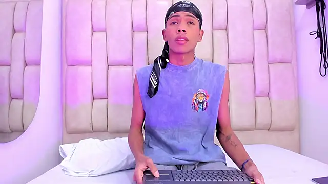 Cuteboyhenrik os online show from July 1, 2:34 am
