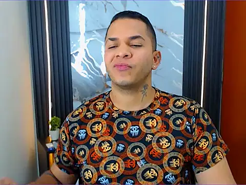 Snapshot of cristhian_gamboa chatting on July 9, 4:46 am cristhian gamboa online show from July 9, 4:46 am