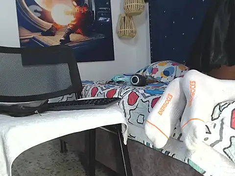 Hotchantal1 online show from June 29, 1:44 pm