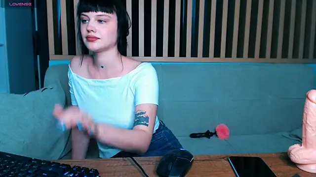 Snapshot of pizdadrozda chatting on July 3, 12:44 pm pizdadrozda online show from July 3, 12:44 pm