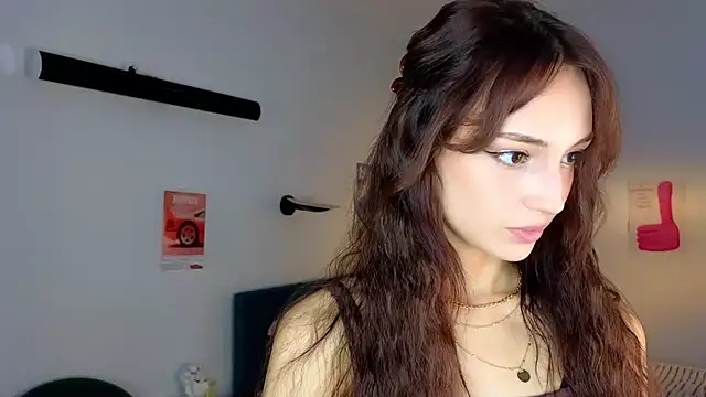 thisskiss online show from June 28, 5:41 pm