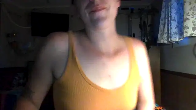 Snapshot of lillexxxylover chatting on June 28, 1:12 am lillexxxylover online show from June 28, 1:12 am