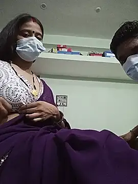 married couple1111 online show from August 1, 6:17 pm