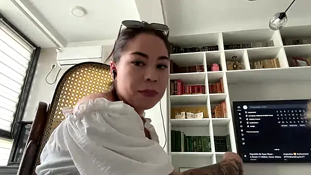 Snapshot of EllianaJess chatting on July 13, 4:34 am EllianaJess online show from July 13, 4:34 am