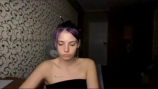 Snapshot of Helen18glo chatting on June 30, 8:20 pm Helen18glo online show from June 30, 8:20 pm