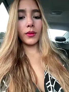 Snapshot of Lucy_lu01 chatting on July 9, 10:20 pm Lucy lu01 online show from July 9, 10:20 pm