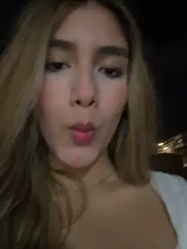 Snapshot of Lucy_lu01 chatting on July 5, 2:49 am Lucy lu01 online show from July 5, 2:49 am