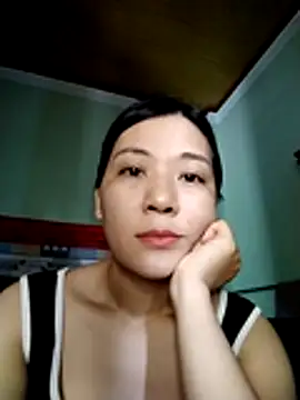Snapshot of Lyrose_2k chatting on July 5, 12:37 am Lyrose 2k online show from July 5, 12:37 am