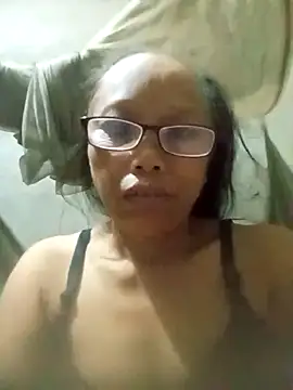 Snapshot of kallie-kiss chatting on July 13, 9:47 pm kallie-kiss online show from July 13, 9:47 pm