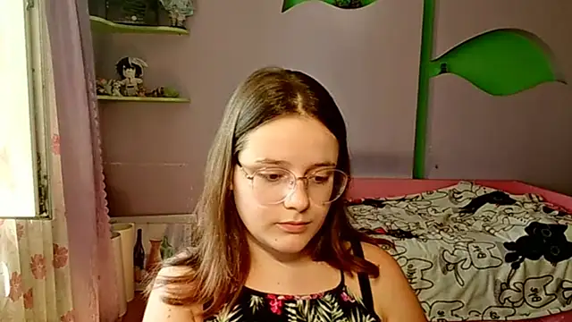 RoseLyyn online show from July 1, 12:49 pm