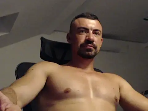 MasterRayy online show from July 7, 8:23 pm