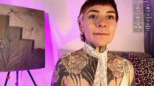 Luana Fiore0 online show from July 21, 8:43 pm