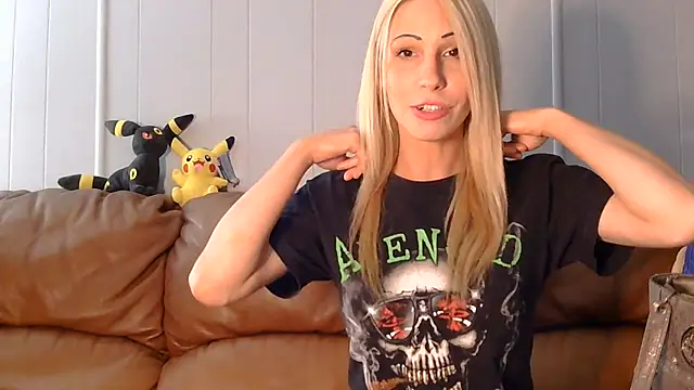 Masqueradeblonde69 online show from July 2, 3:18 am