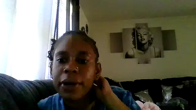 veraredd online show from July 8, 1:23 pm