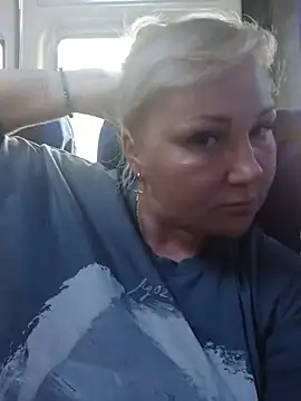 Snapshot of Silen-mi chatting on July 2, 4:13 pm Silen-mi online show from July 2, 4:13 pm