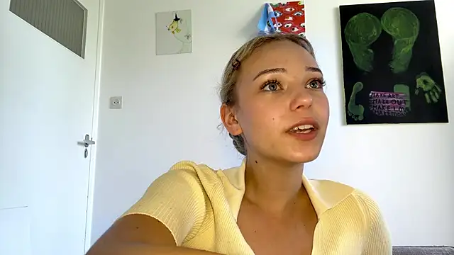 Snapshot of Kassejent chatting on July 1, 11:21 am Kassejent online show from July 1, 11:21 am