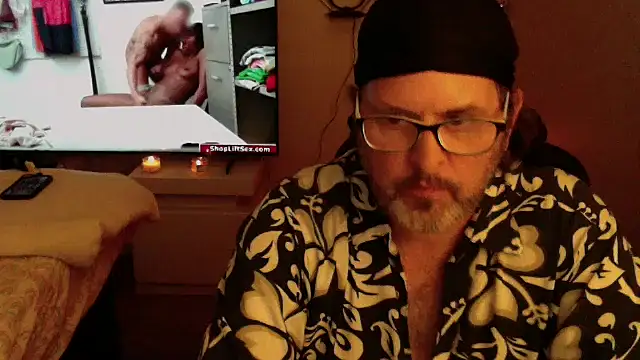 Snapshot of dnice1975 chatting on July 2, 8:42 am dnice1975 online show from July 2, 8:42 am