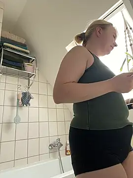 Cariniii online show from July 8, 12:39 pm