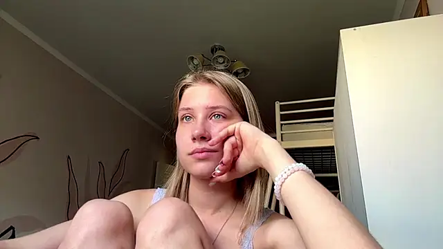 FelicaTunson online show from July 7, 6:27 am