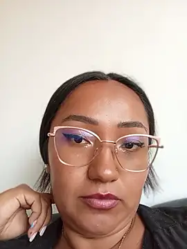 Snapshot of chells_ chatting on July 8, 1:23 pm chells online show from July 8, 1:23 pm