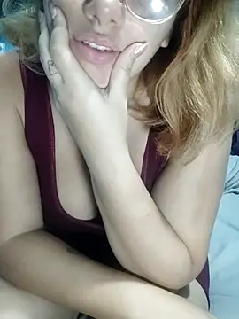 Snapshot of dvanne chatting on July 4, 2:18 am dvanne online show from July 4, 2:18 am