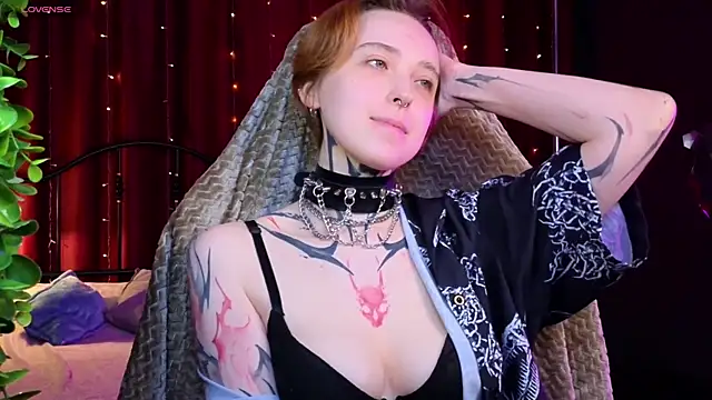Snapshot of vixen_noir chatting on July 3, 4:35 pm vixen noir online show from July 3, 4:35 pm