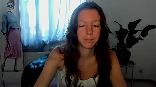 Snapshot of Lunaa_x44 chatting on July 6, 8:21 am Lunaa x44 online show from July 6, 8:21 am