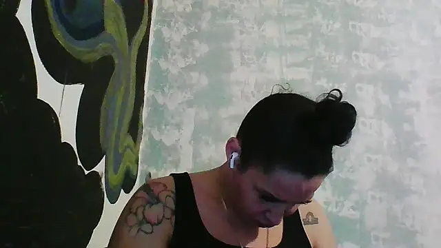 Snapshot of imisamoore69 chatting on October 25, 11:05 pm imisamoore69 online show from October 25, 11:05 pm