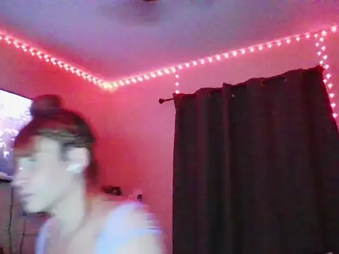 Snapshot of imisamoore69 chatting on December 1, 2:01 am imisamoore69 online show from December 1, 2:01 am