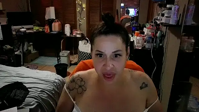 imisamoore69 online show from June 15, 1:22 pm