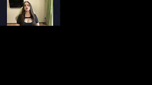 Snapshot of PollyBans chatting on July 3, 10:22 am PollyBans online show from July 3, 10:22 am
