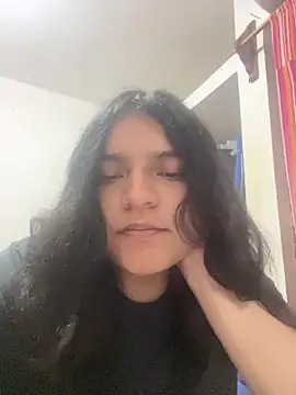 petitelatino online show from July 9, 4:24 am
