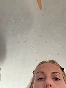 SexySophiex online show from July 25, 6:25 pm