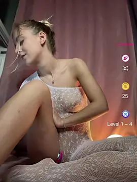 RahellaBlondish online show from July 3, 8:26 pm