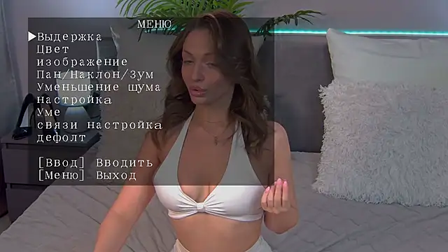 Snapshot of BreannaBre chatting on July 3, 7:37 am BreannaBre online show from July 3, 7:37 am