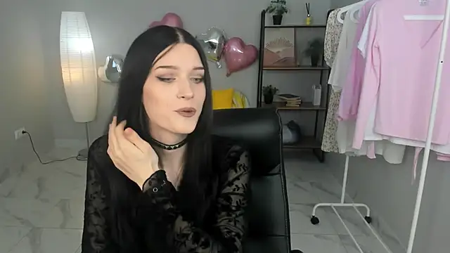Emily  Wood online show from July 24, 9:38 am