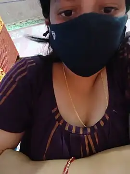 Snapshot of moumondal4 chatting on July 9, 9:32 am moumondal4 online show from July 9, 9:32 am