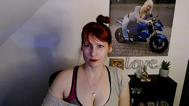 Snapshot of GileraBabe chatting on July 9, 6:51 pm GileraBabe online show from July 9, 6:51 pm