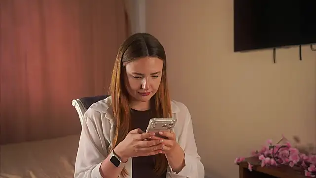TiffanyOmlin online show from July 16, 5:04 am