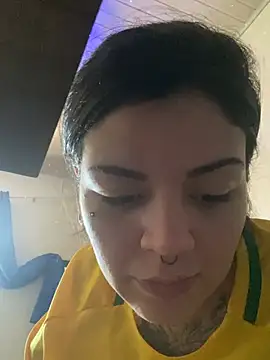 Snapshot of colinacolins chatting on July 7, 4:54 pm colinacolins online show from July 7, 4:54 pm