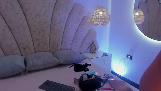 lucycarson  online show from July 9, 2:56 am