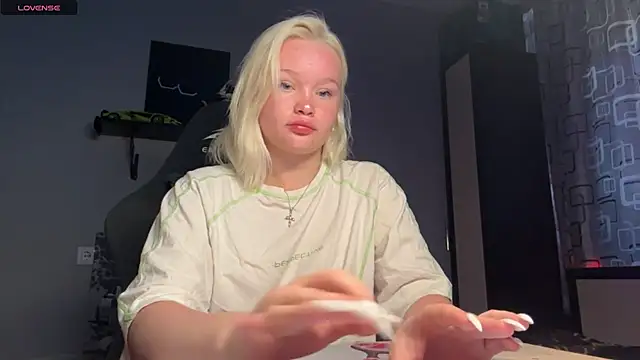 JoleneDorow online show from July 6, 1:56 am