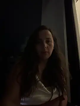 Snapshot of bellag825 chatting on July 6, 4:41 am bellag825 online show from July 6, 4:41 am