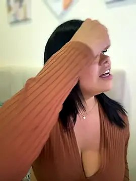 Snapshot of AliceStarshine chatting on November 3, 2:39 am AliceStarshine online show from November 3, 2:39 am