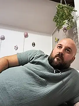 Snapshot of Eros1986_ chatting on July 4, 8:35 pm Eros1986 online show from July 4, 8:35 pm