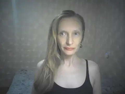 Snapshot of LunaBelle2 chatting on July 11, 6:52 pm LunaBelle2 online show from July 11, 6:52 pm