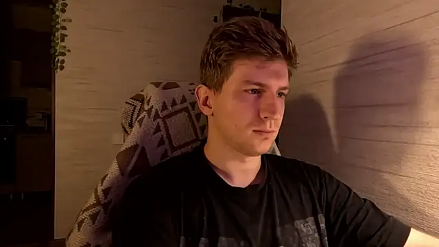 Snapshot of Einar_Nut chatting on July 5, 6:59 pm Einar Nut online show from July 5, 6:59 pm