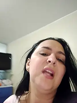 Snapshot of valeria1883 chatting on July 5, 6:15 pm valeria1883 online show from July 5, 6:15 pm